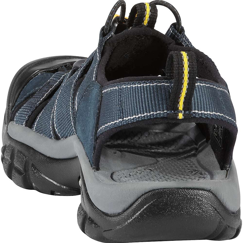 KEEN Men's Newport H2 aqua Sandal with Toe Protection