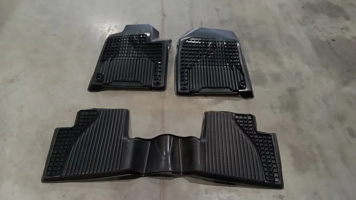 Pre-Owned 2017 Jeep Cherokee 3 Front & Rear Rubber Floor Mat Set OEM (Good)