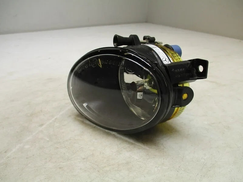 Pre-Owned 2023 Mercedes Sprinter LH Driver Bumper Mounted Fog Light OEM (Good)